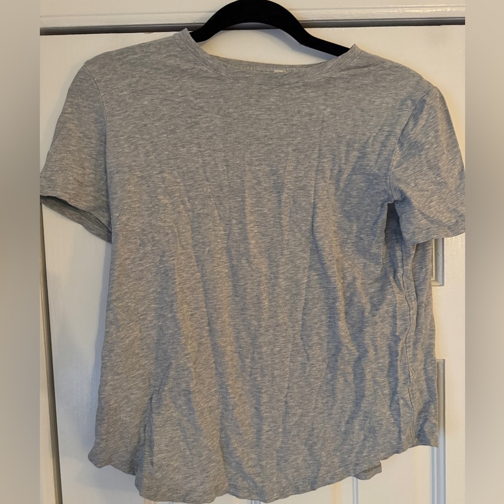 Lululemon women’s scoop neck gray size 6